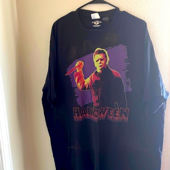 Universal Studios Halloween T-shirt - Picture 2 of 3